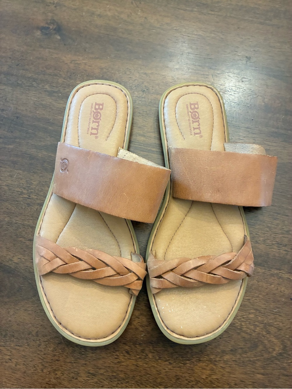Born Sandals Cherita Tan Caramello Leather Women’s 8 Brown Flat Shoes